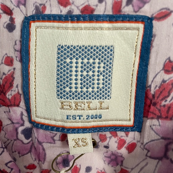 Cute summer tank with tags - Picture 4 of 5